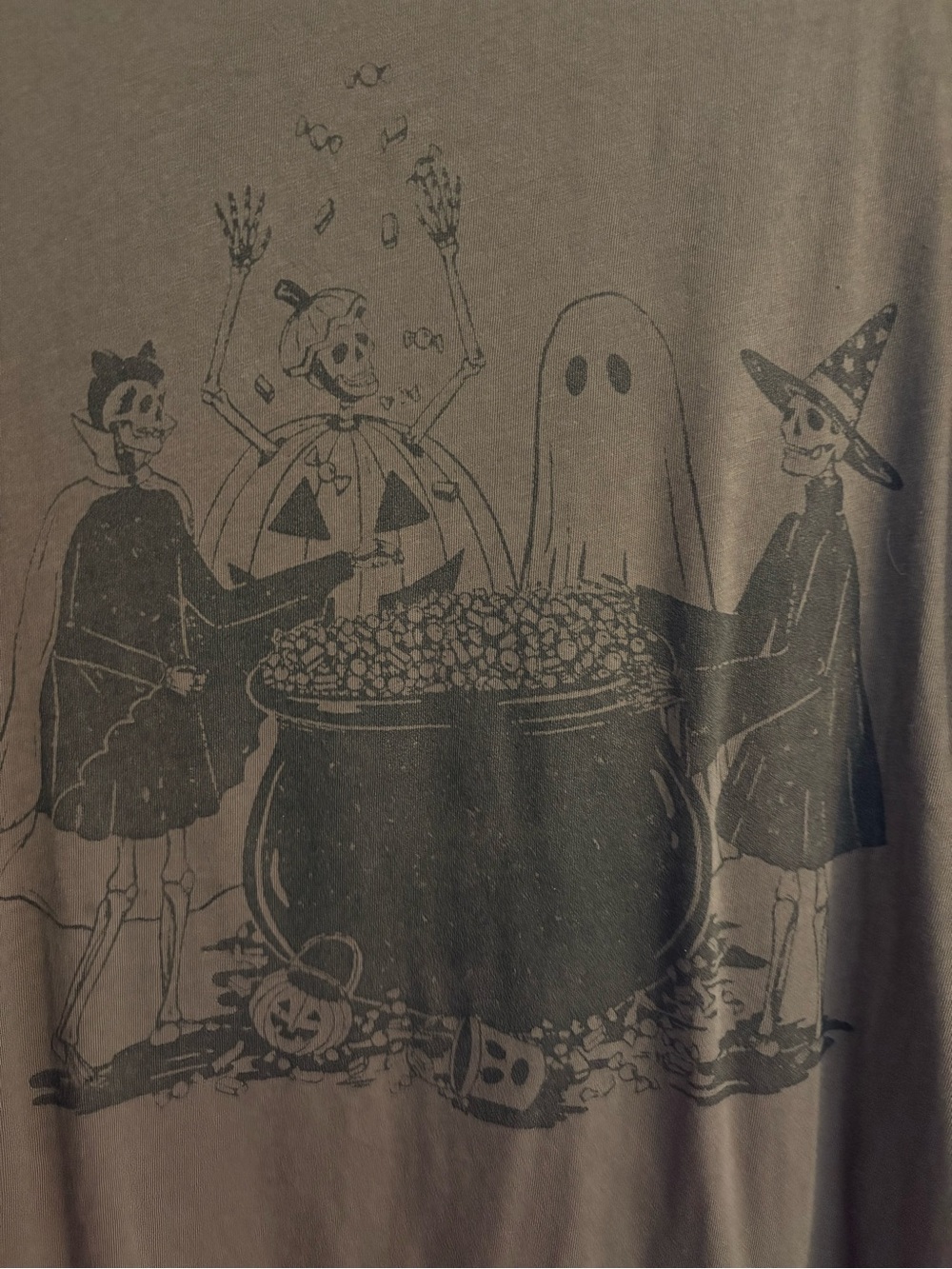 American Eagle Outfitters Brown Graphic Halloween Tee - Picture 2 of 4